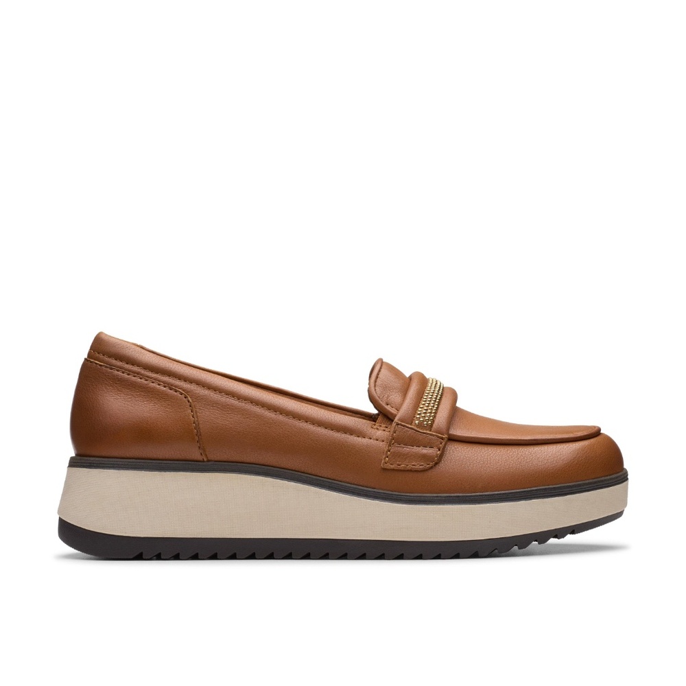 Womens Clarks Zylah Shine in Tan Leather. 26180415